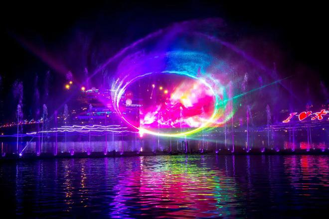 長(zhǎng)江以北最大燈會(huì) 點(diǎn)亮璀璨大連夜